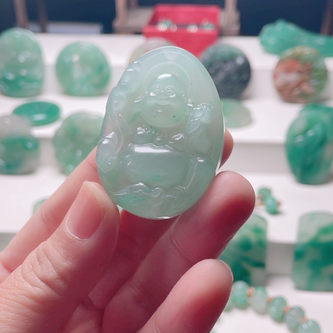 骑***号石英质玉未镶嵌颈饰