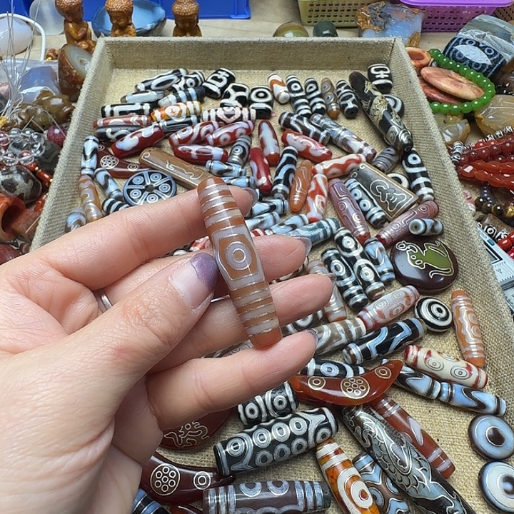 顶***任玛瑙/玉髓未镶嵌珠宝半成品33