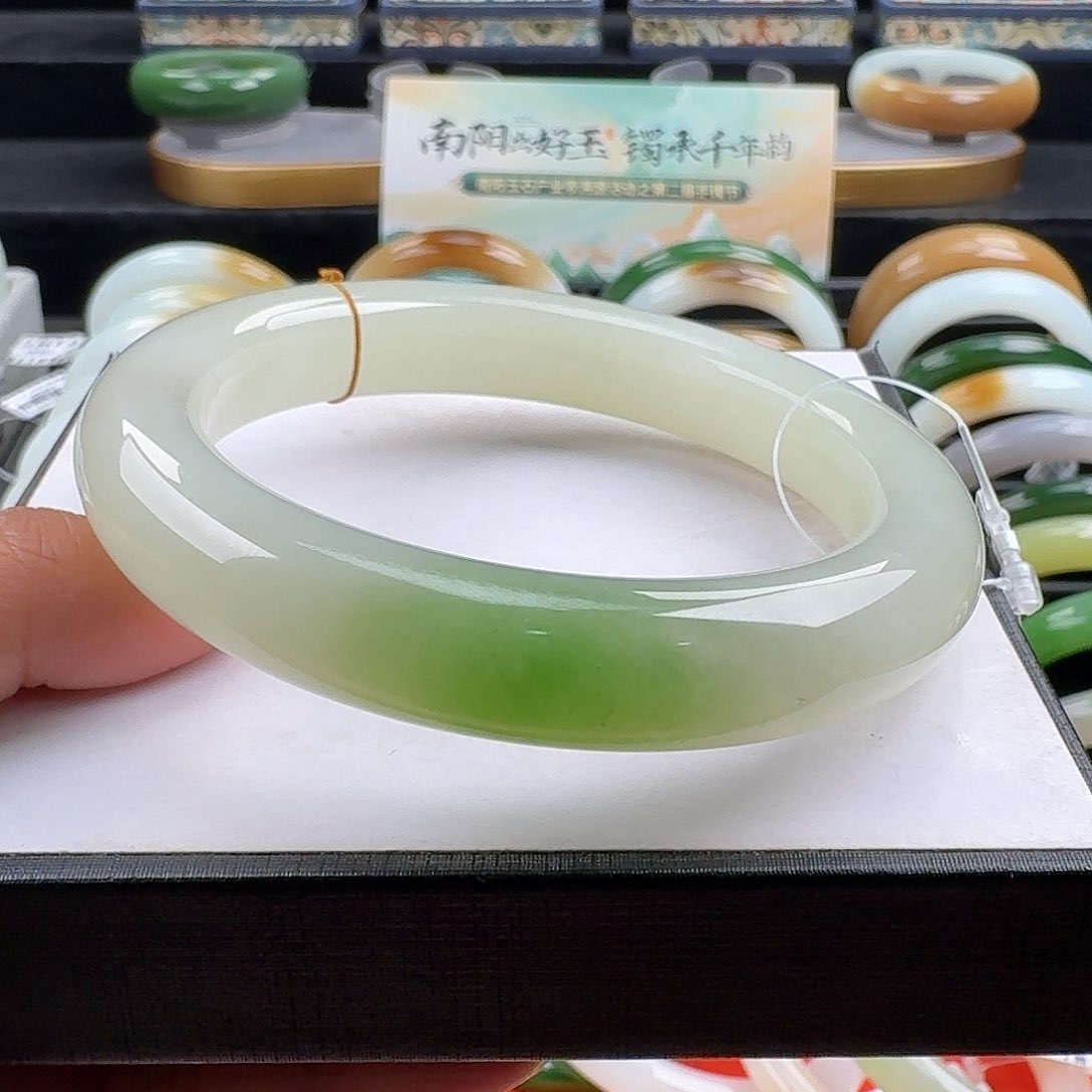 和田玉手镯未镶嵌60，61