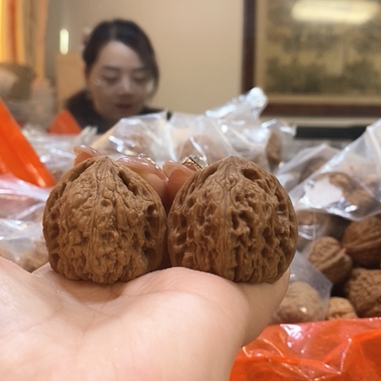 文玩核桃吊坠37南疆石有黄