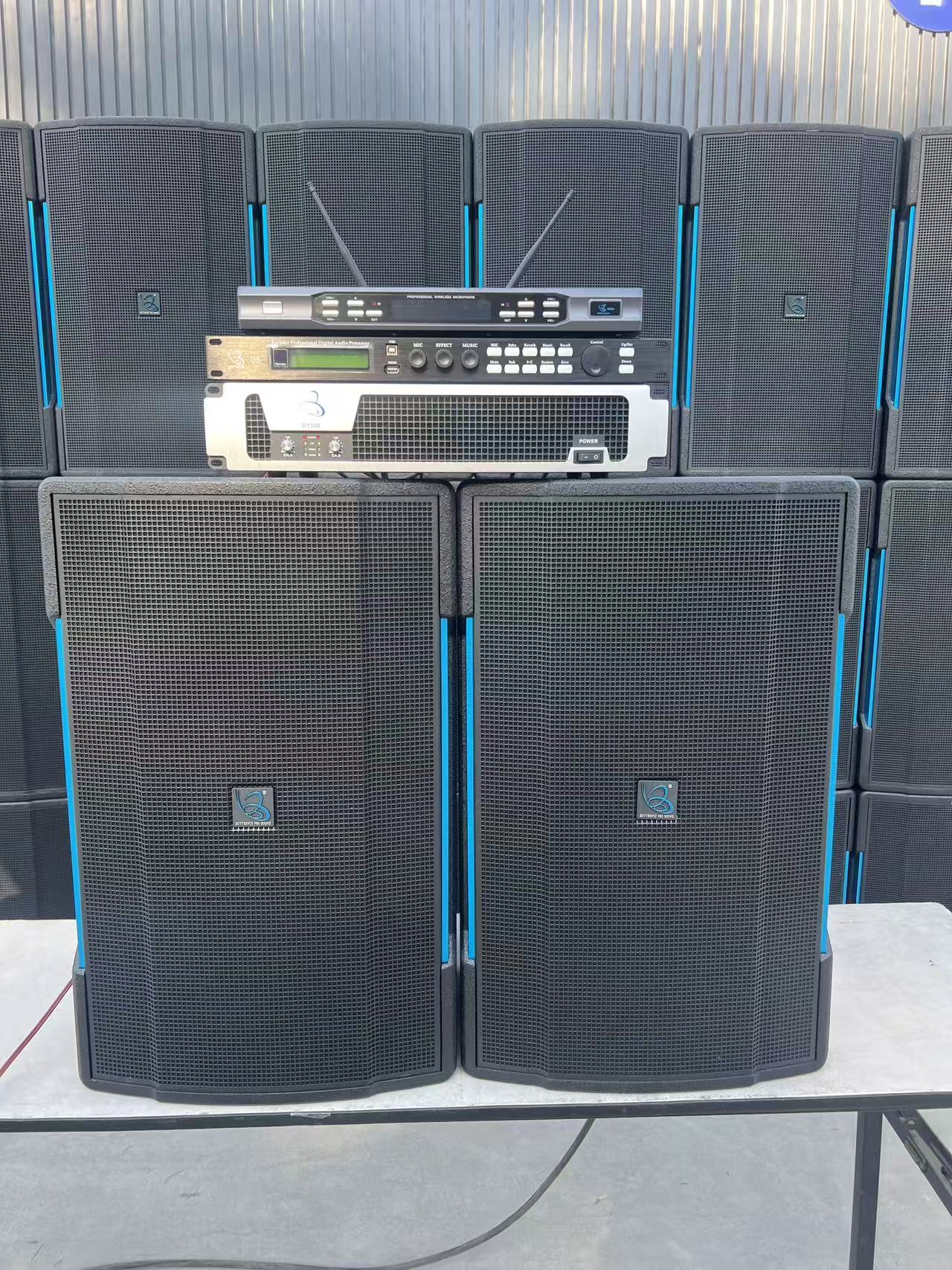 9新  不包邮  意大利蝴蝶  15寸专业箱 4件套