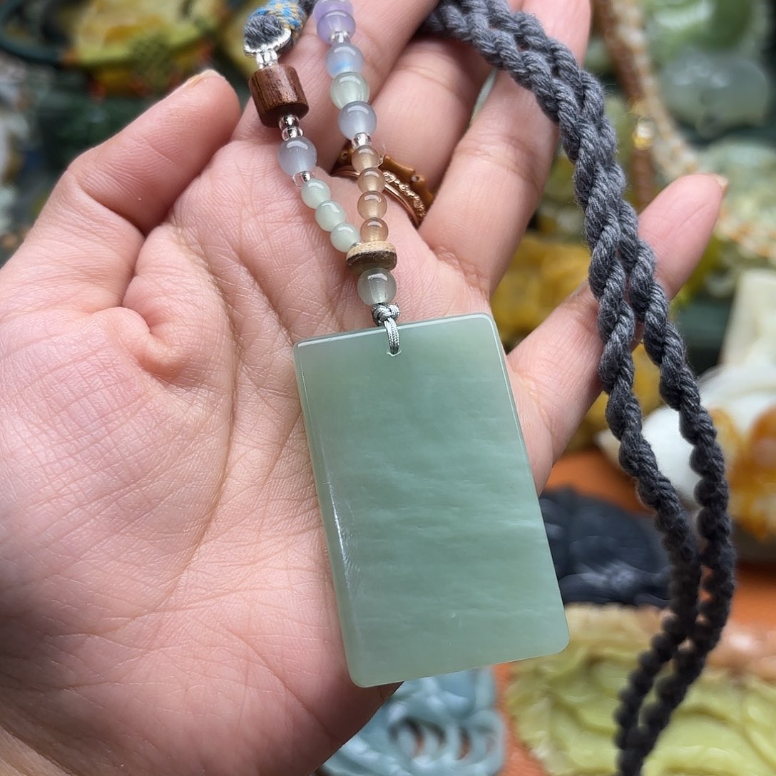 蛇纹石玉未镶嵌吊坠