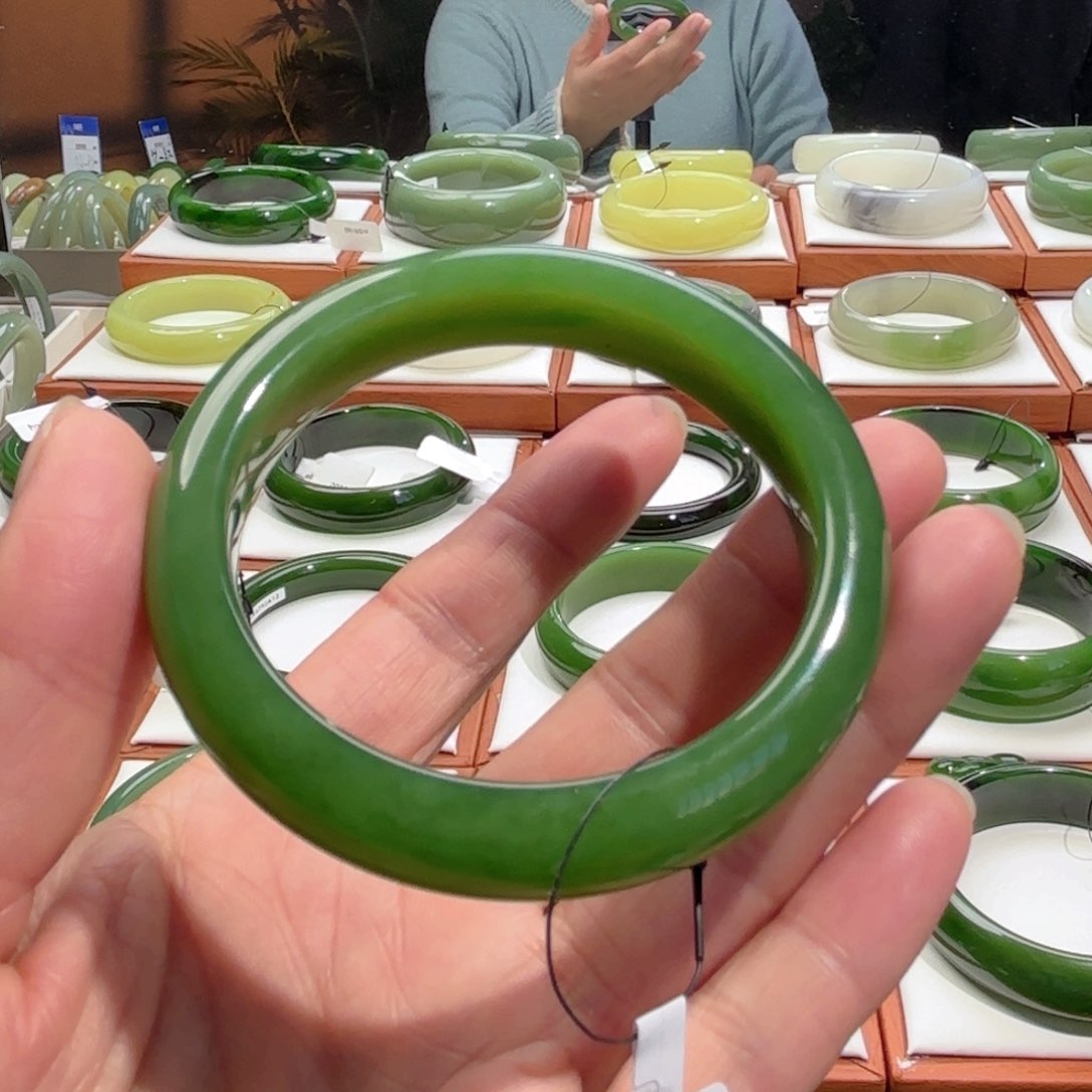 和田玉（碧玉）手镯未镶嵌