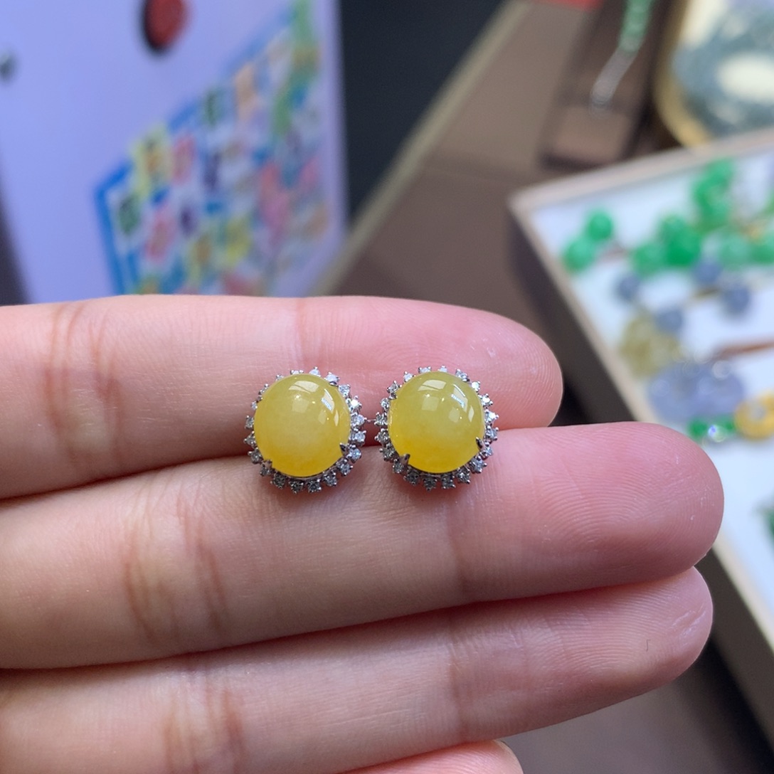 翡翠18K金镶嵌颈饰翡翠