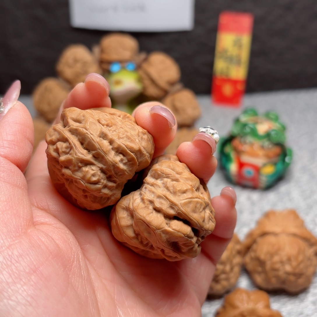 文玩核桃把件冰***.蛤蟆头