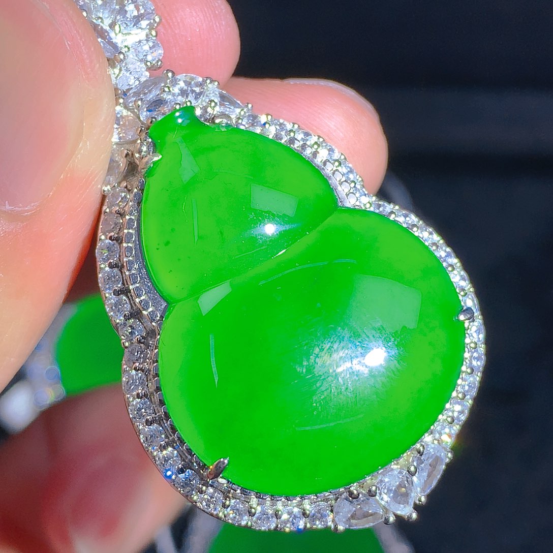 翡翠颈饰银S925镶嵌吊坠