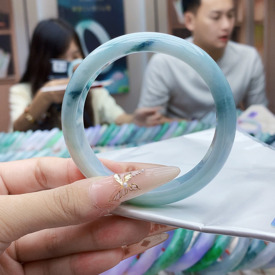翡翠手镯未镶嵌g
