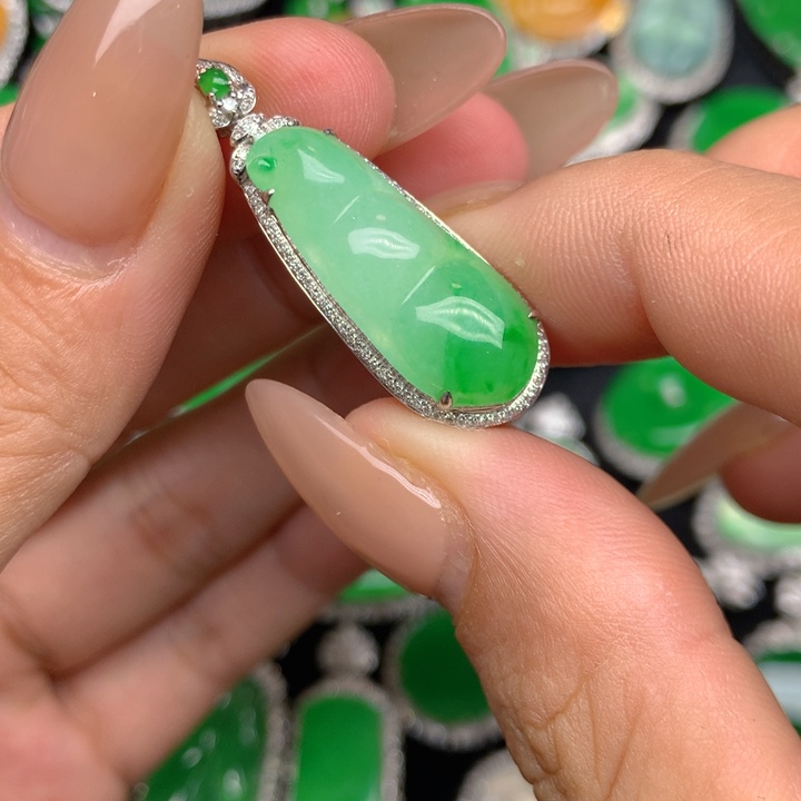 翡翠18K金镶嵌吊坠(不含链)