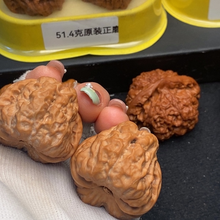 全品蛙蛙文玩核桃把件