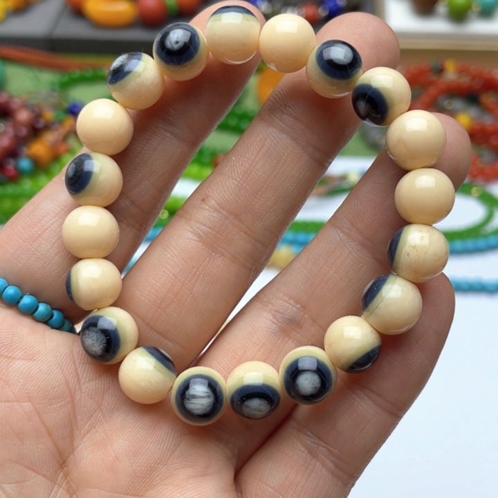 树脂制品33号白色手串