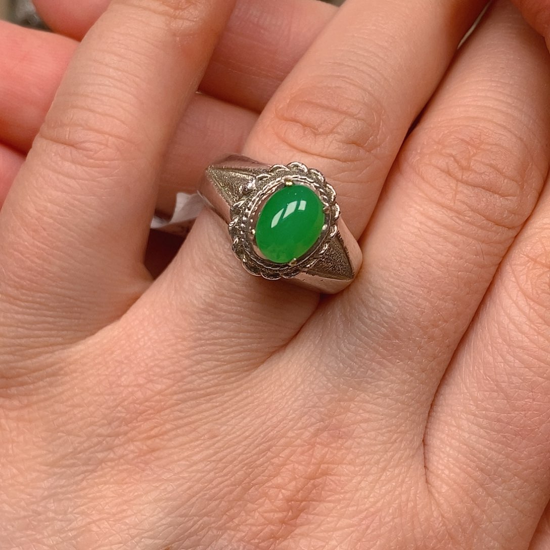 翡翠戒指未镶嵌翡翠蛋面