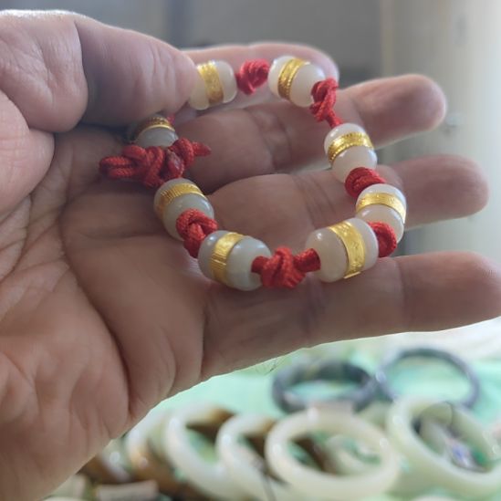 玲****和田玉未镶嵌手链