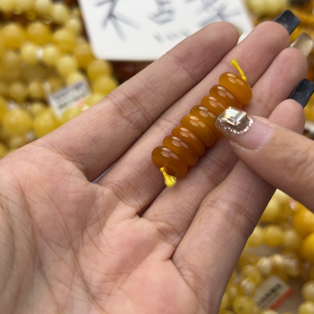 琥珀珠宝奇石未镶嵌