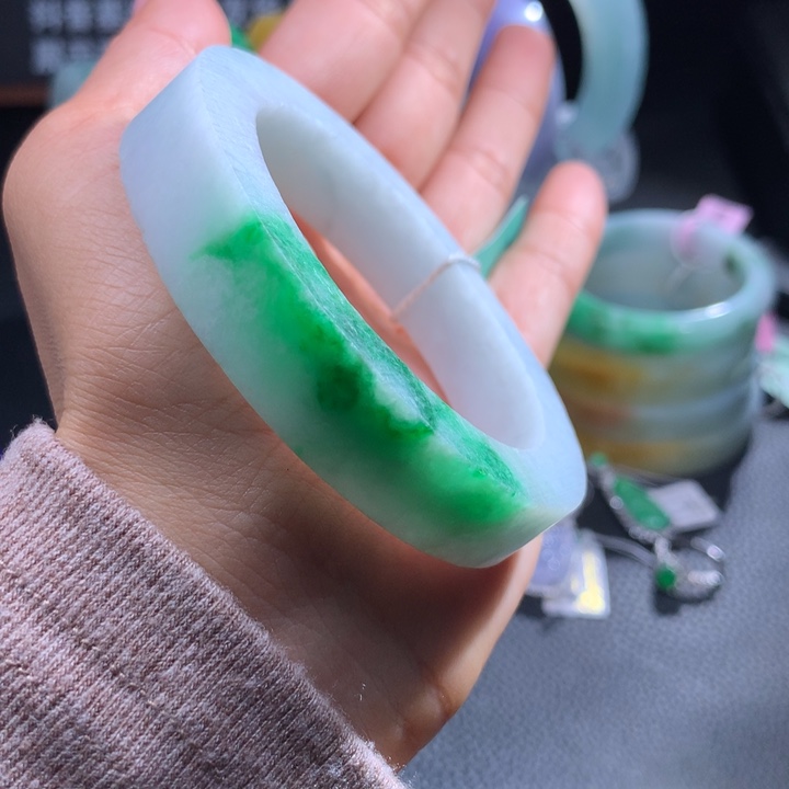 未镶嵌翡翠定制翡翠