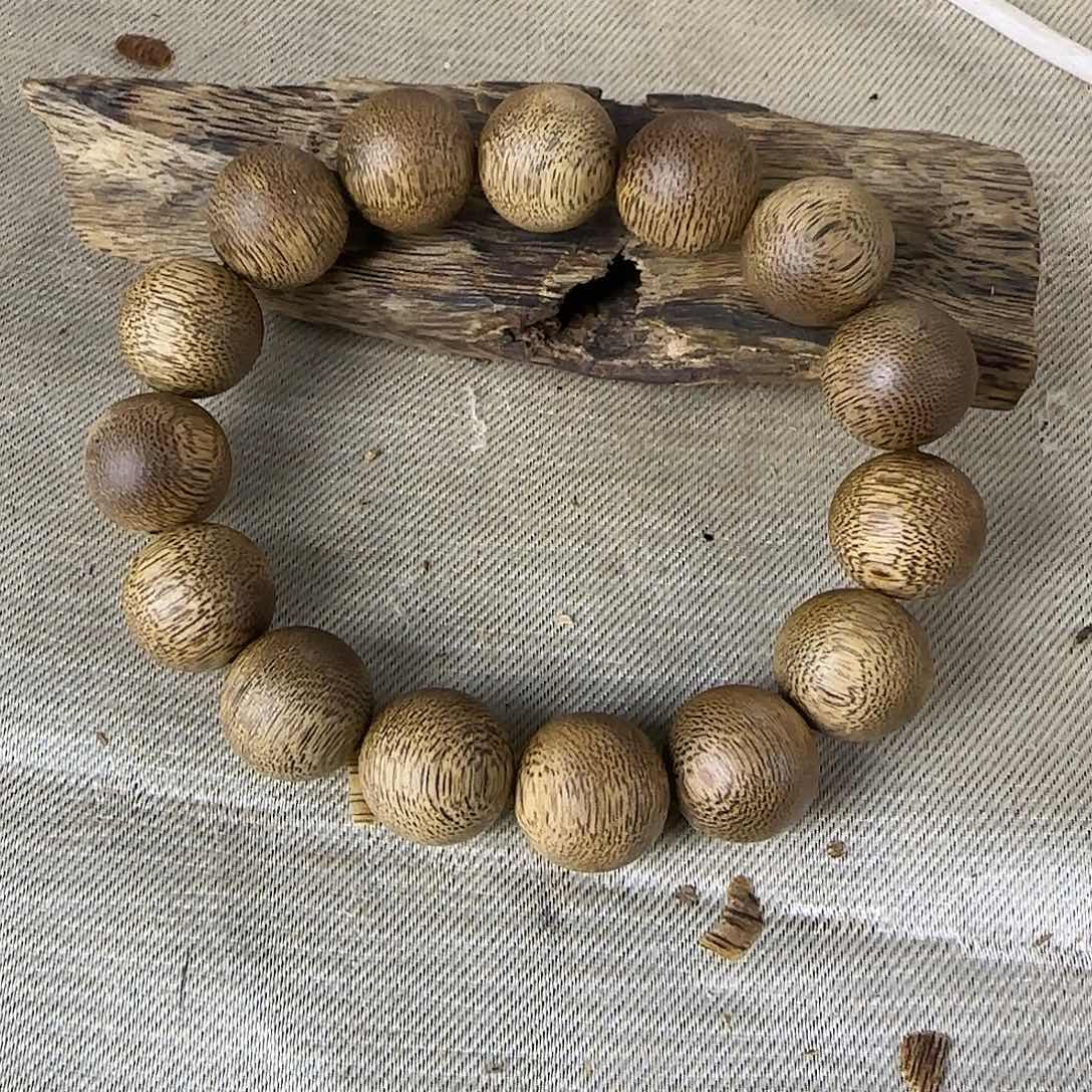 沉香碎屑沉香勾丝➕白棋虫漏14圆珠单圈收藏级17克