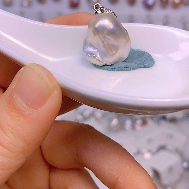 淡水珍珠颈饰合金