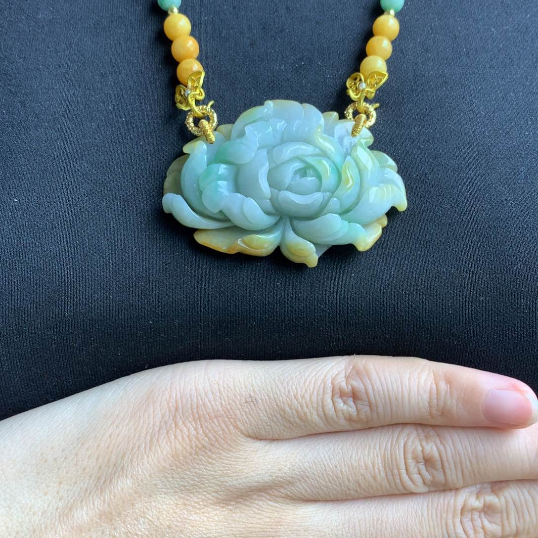 翡翠未镶嵌颈饰翡翠