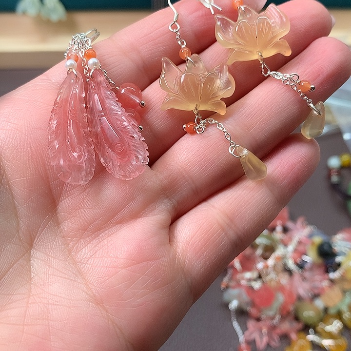未镶嵌蛇纹石玉耳饰