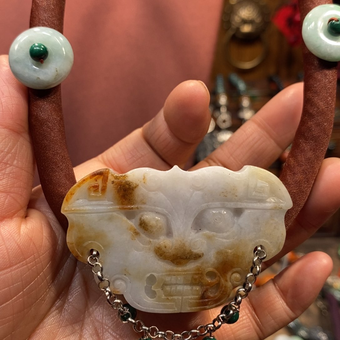 翡翠吊坠(赠链)未镶嵌