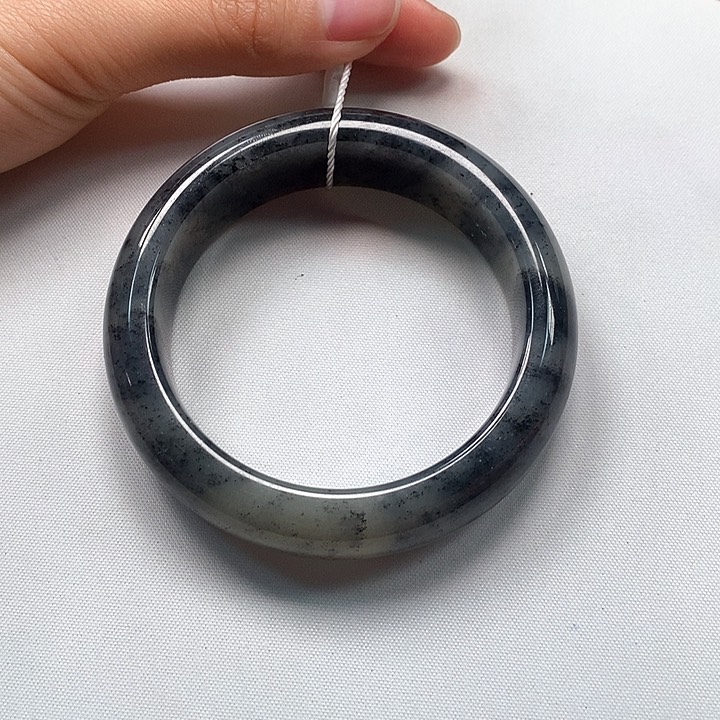 和田玉手镯未镶嵌梦*人