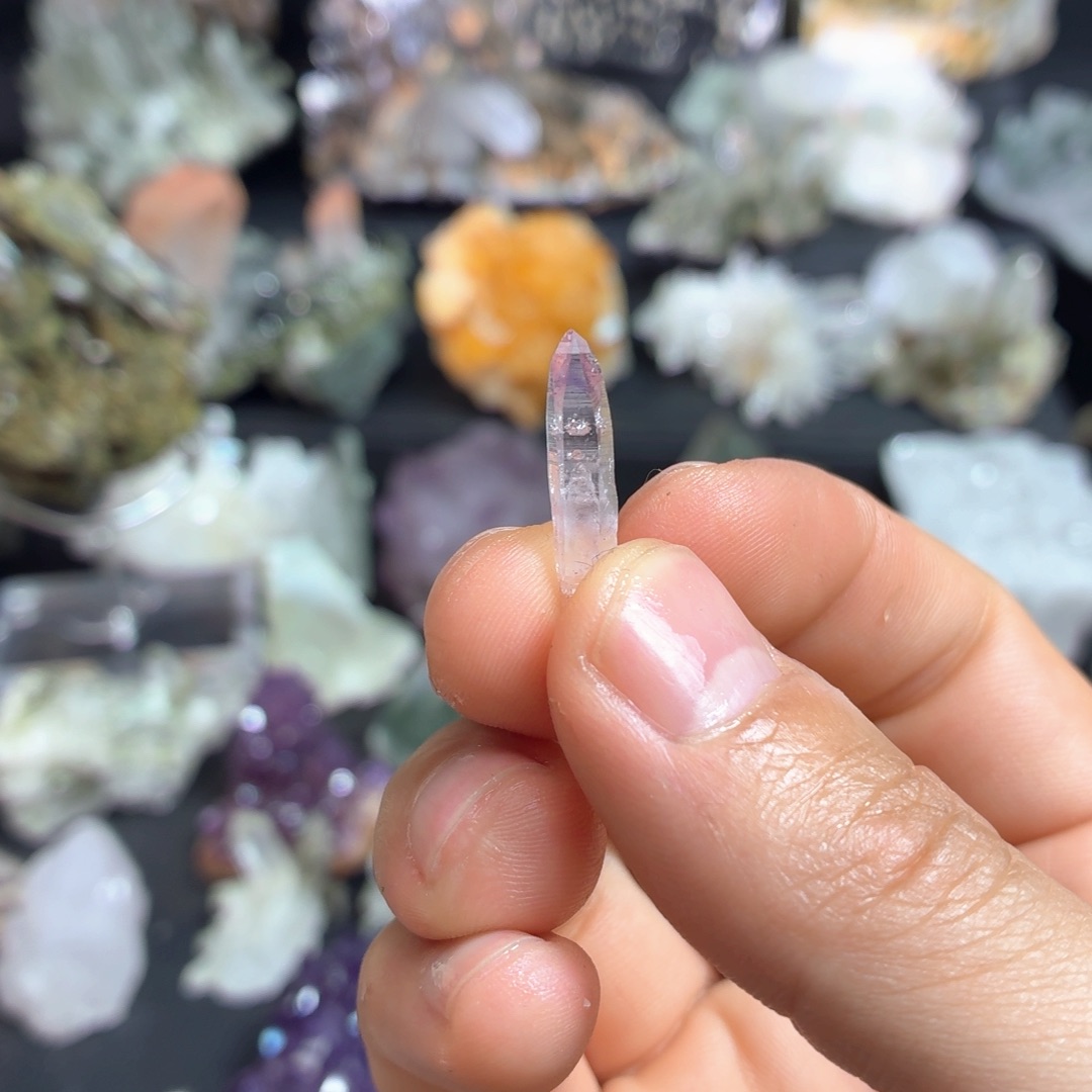 石材福利科鲁兹水晶