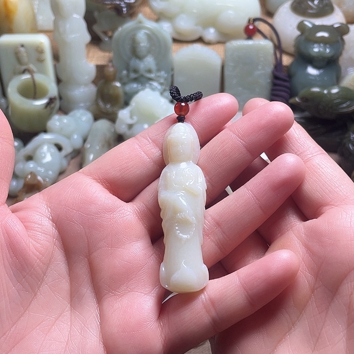 和田玉颈饰未镶嵌张*