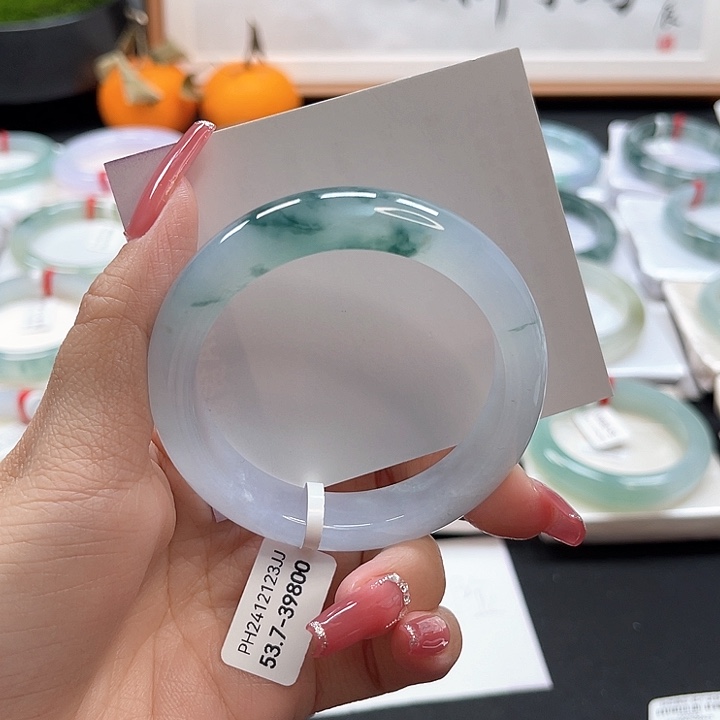 翡翠手镯未镶嵌小*贝冰种飘花