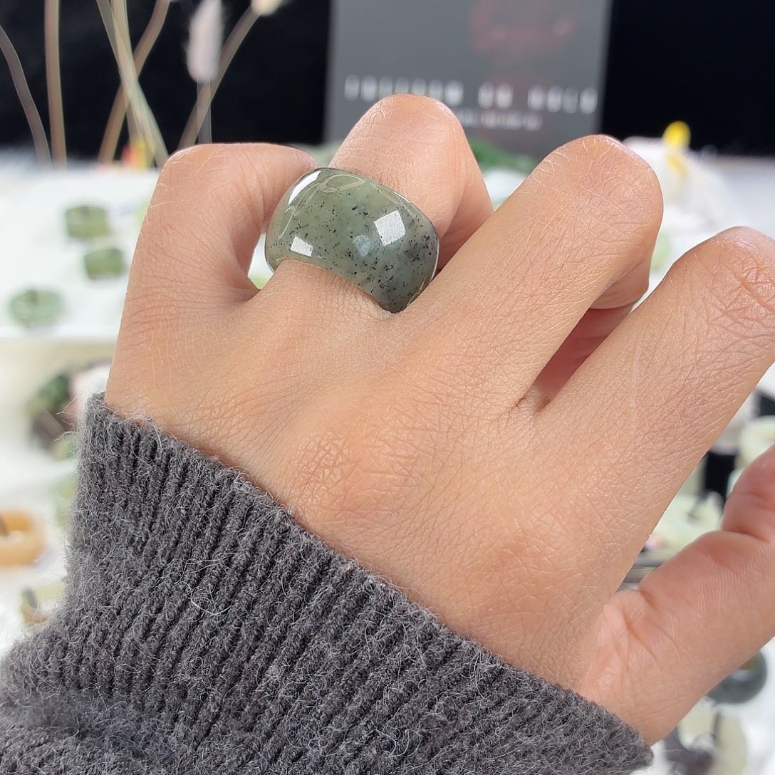 和田玉未镶嵌戒指i155青花轮胎16.2不退换