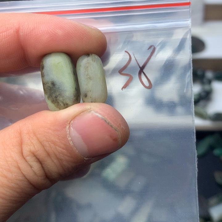 小***。独山玉未镶嵌颈饰