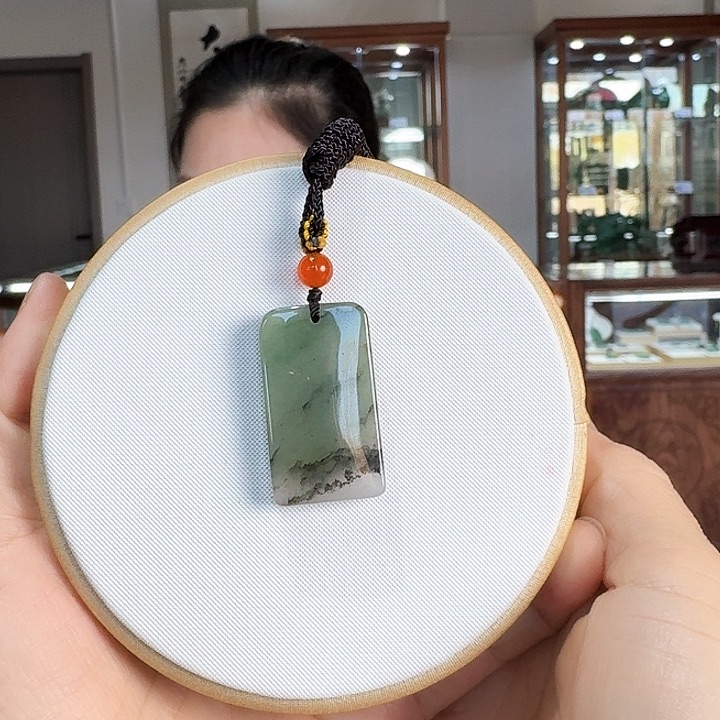 密玉（石英质玉）吊坠合金