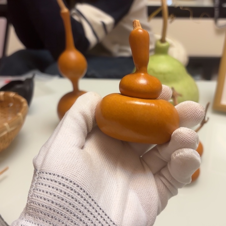 董***秀天然手捻老皮葫芦