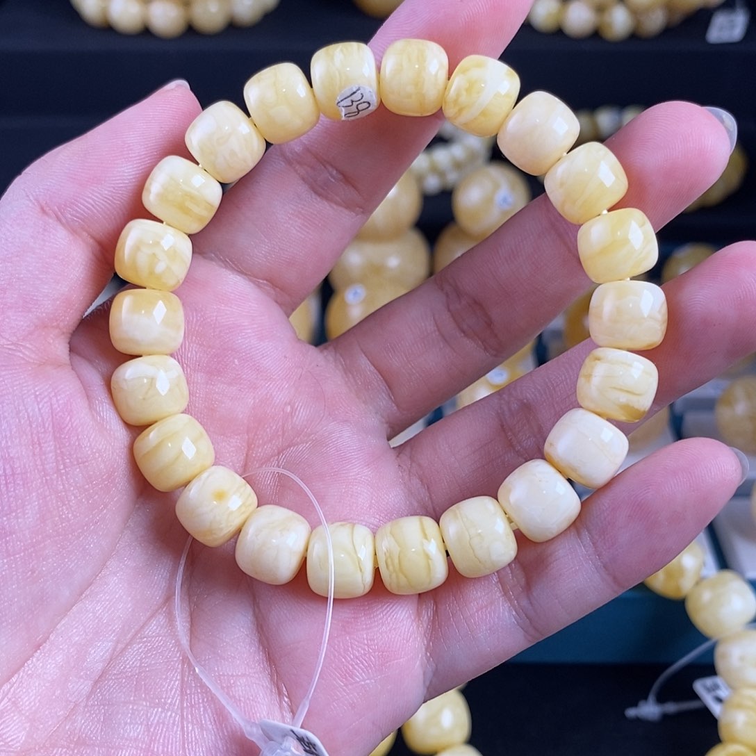 未镶嵌蜜蜡珠宝奇石