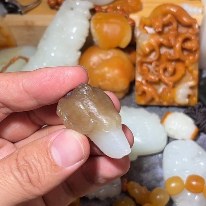 和田玉颈饰未镶嵌