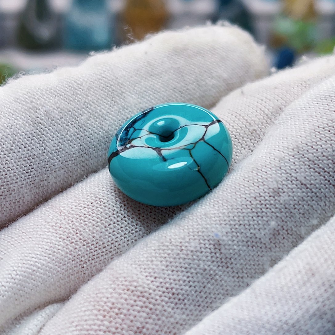 绿松石未镶嵌颈饰