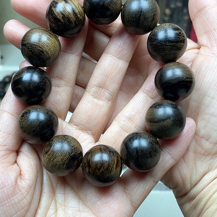 沉香手串张*越南芽庄白奇楠留疤料