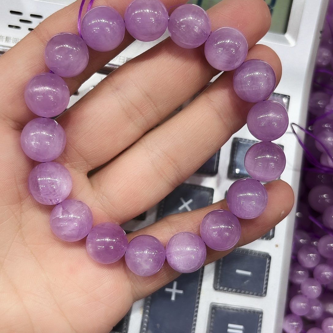 锂辉石无未镶嵌紫