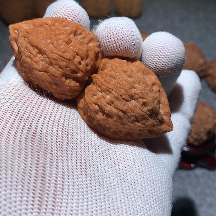 文玩核桃把件蛇王一抹红33