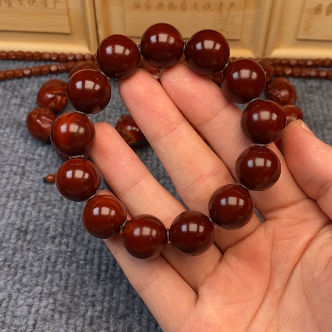 云***鹏吊坠橄榄核光柱光柱