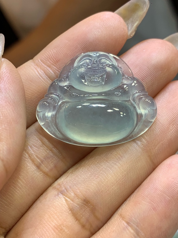 缅甸天然翡翠A货，冰蓝底冰透起荧光饱满大气佛公，底干净细腻
