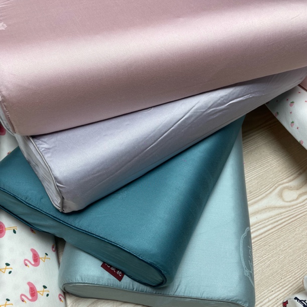 轻奢风纯色优等品乳胶枕大童枕学生枕初中高中生大学生学校宿舍枕