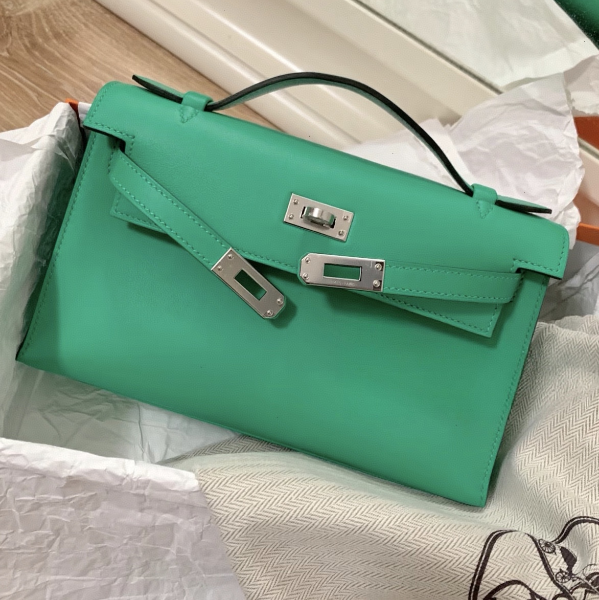 未使用 Hermes/爱马仕 蔚蓝中古/Kelly一代薄荷绿手提包  有票