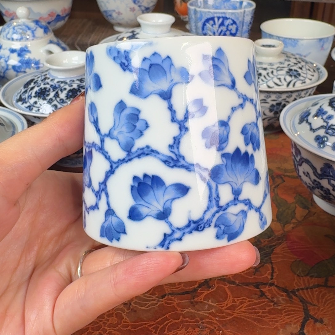 续真柴窑青花玉兰花直口杯