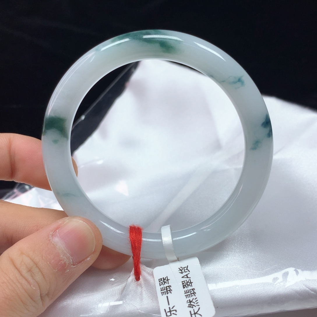 翡翠手镯（圆镯）未镶嵌55.2