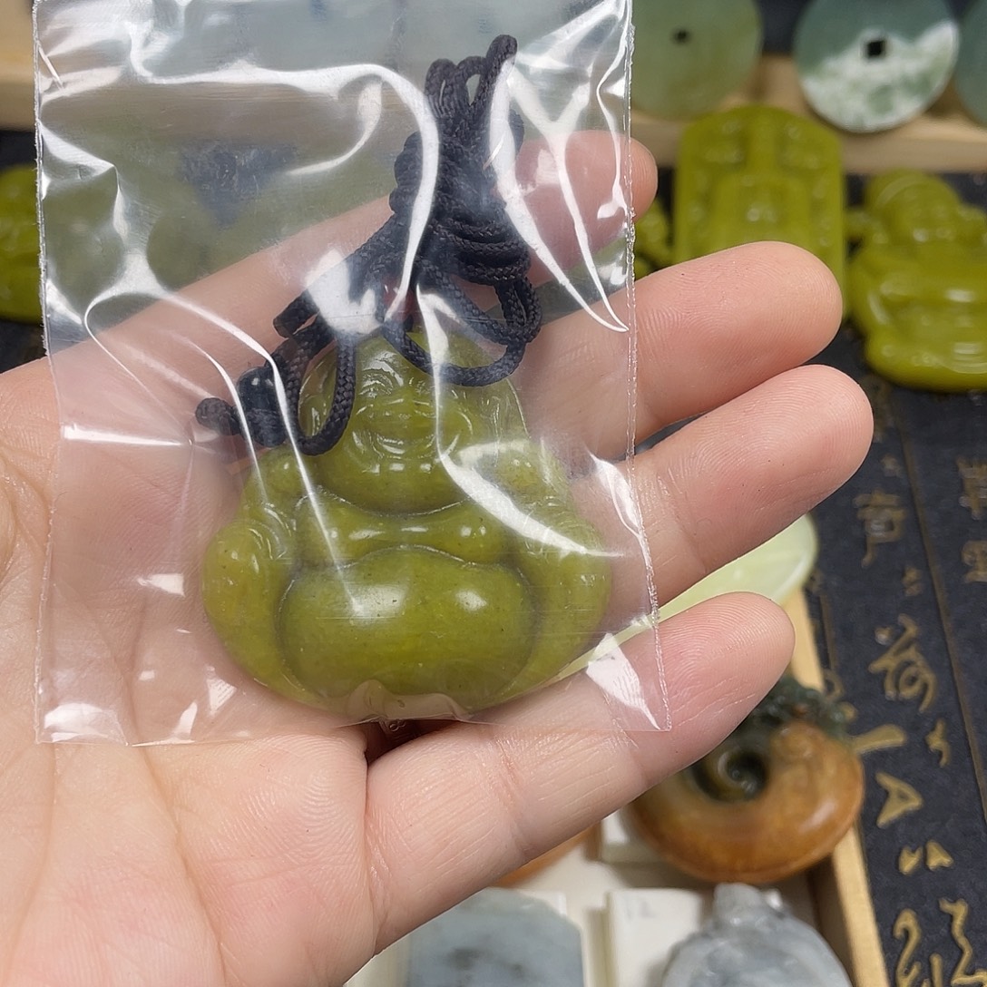 黑***丹蛇纹石玉合金颈饰