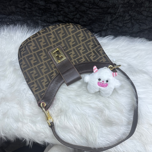 95新 FENDI/芬迪 大喜/芬迪灰色中号单肩包