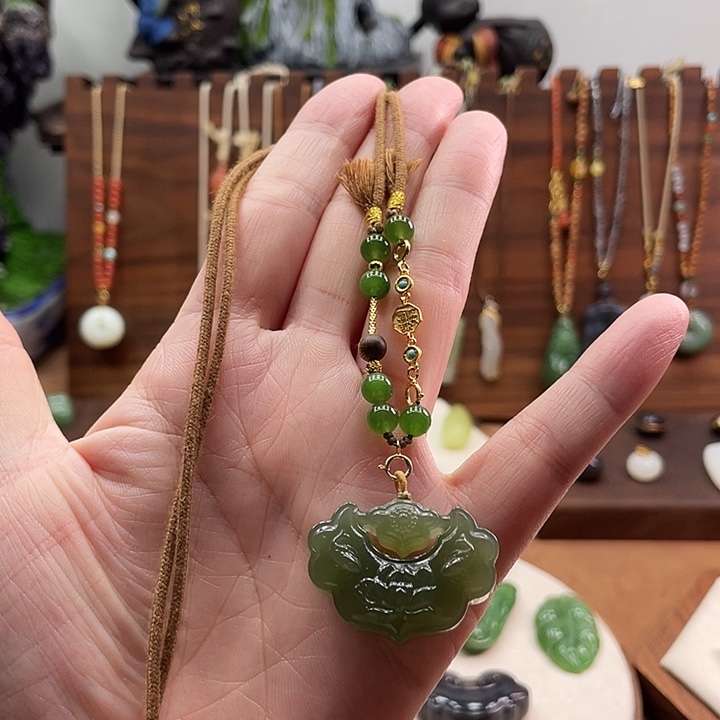 颈饰未镶嵌和田玉