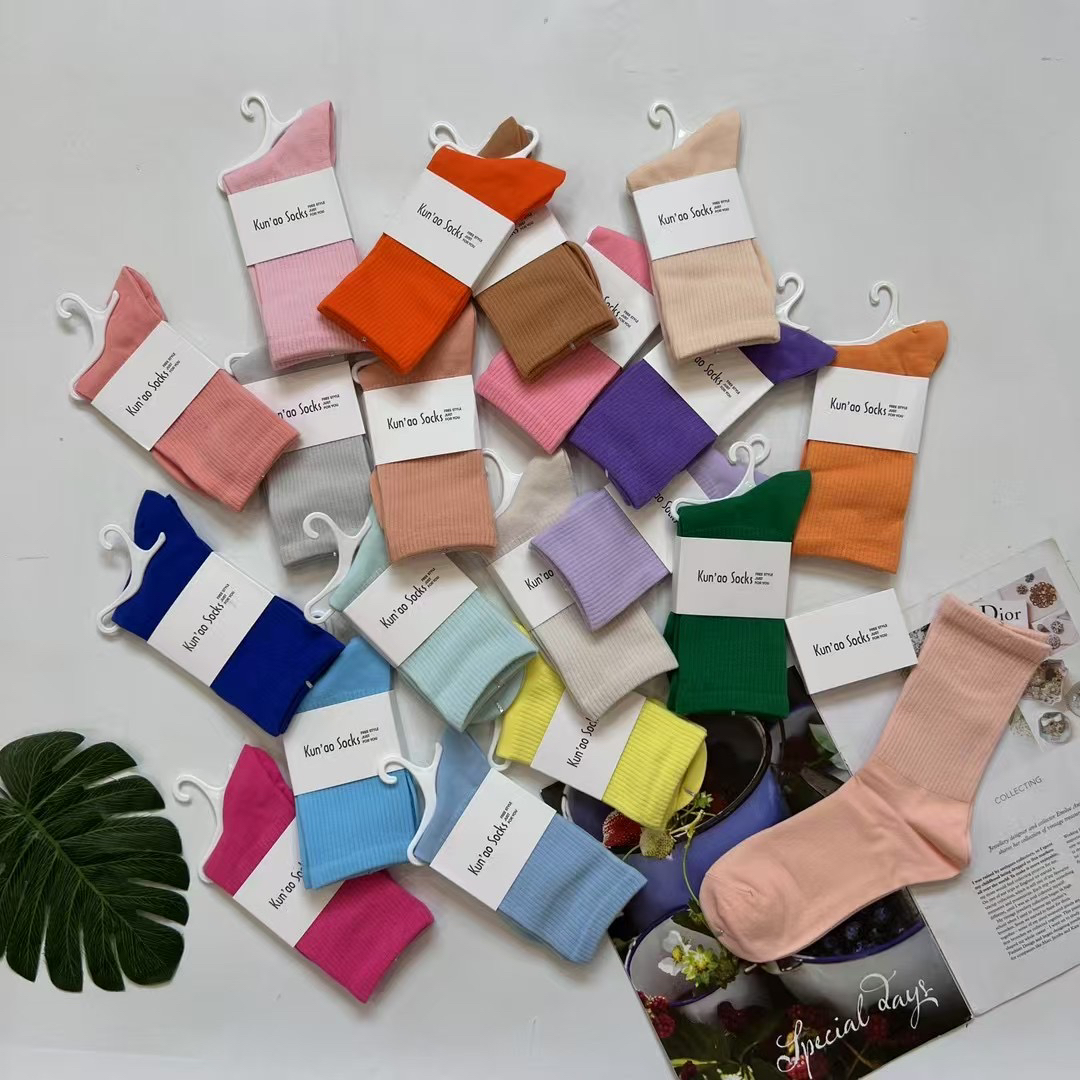 新款坤澳女士四季款精梳棉高筒糖果色潮袜时尚百搭柔软亲肤透气