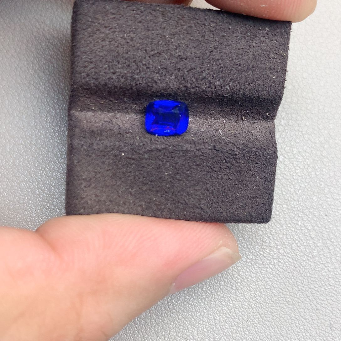 裸石蓝宝石裸石皇家蓝1.54克拉