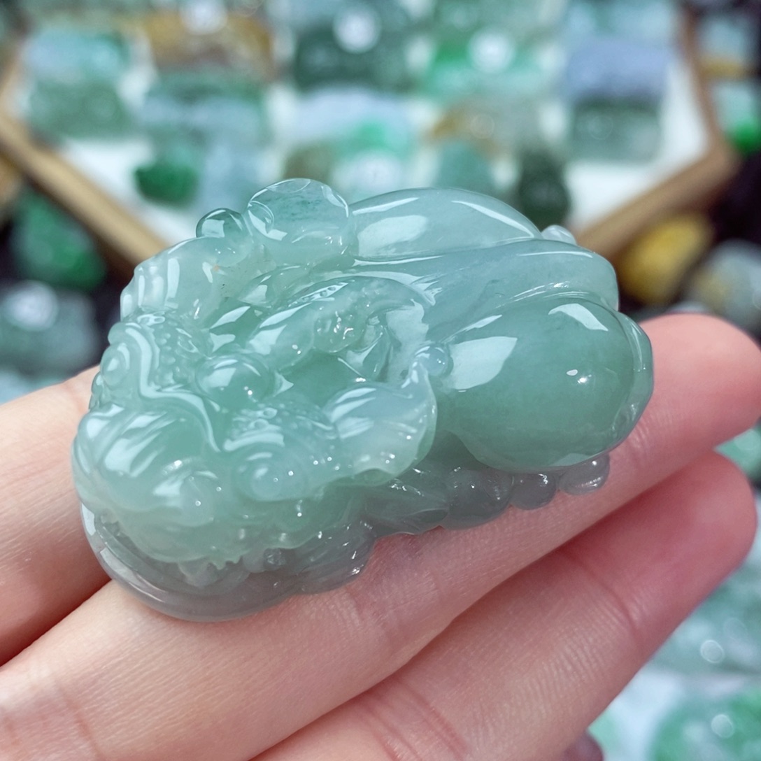 翡翠颈饰未镶嵌天然