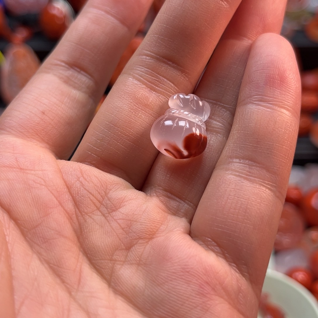 南红玛瑙配饰未镶嵌